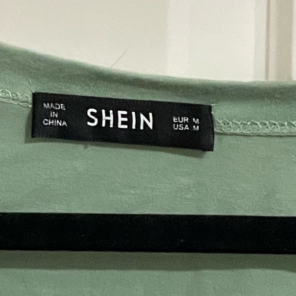 ruched crop top - Picture 2 of 2